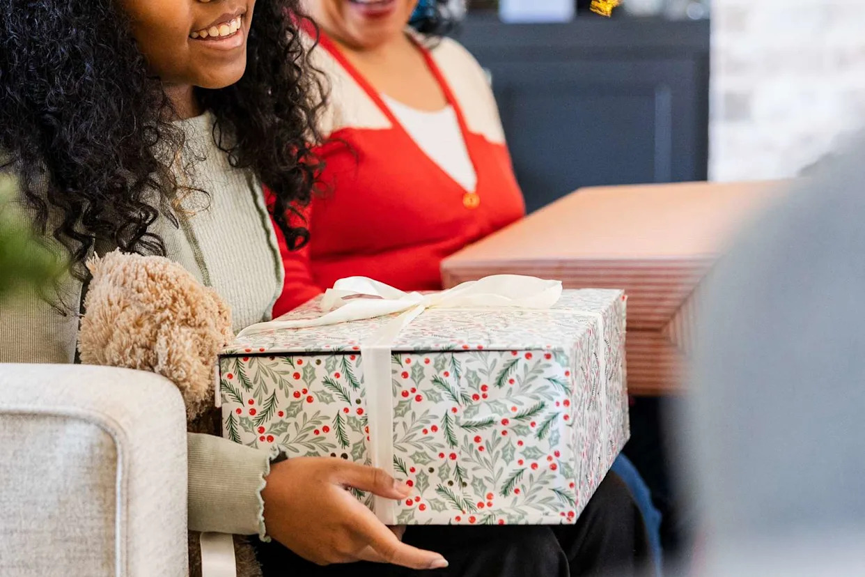 Teen Wonders If It’s Okay to Ask Her Friend to Take Back a Gift and Just Give Her the Money Instead