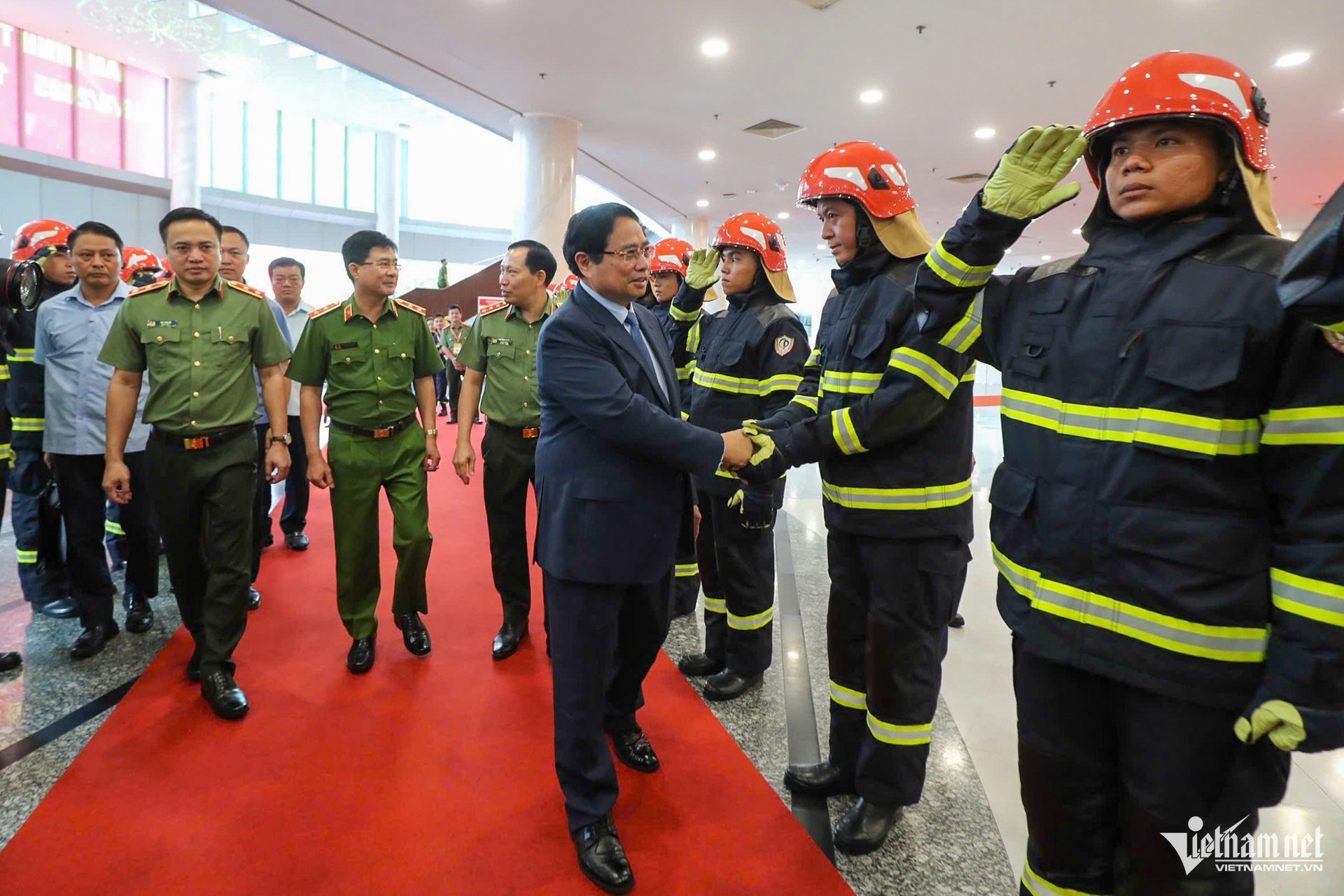 Tạo ra một ‘xã hội kiên cường’ và bài học từ Nhật Bản, Singapore