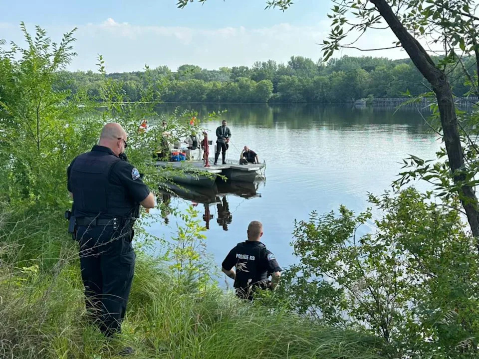 Human remains found in '60s car submerged in Mississippi River