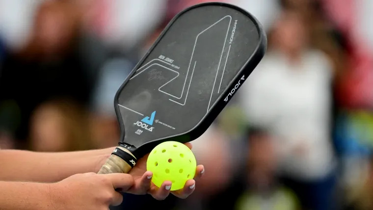 Cách chọn vợt Pickleball phù hợp: Gợi ý cho người mới chơi