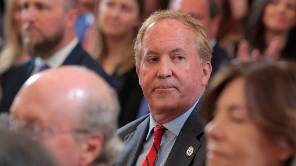 Ken Paxton’s long-distance quest for a Trump endorsement