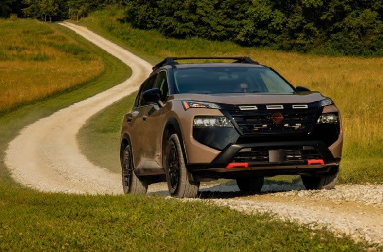 The front end of the Nissan Rogue Rock Creek off-road