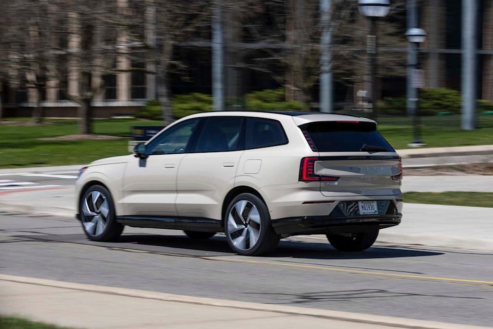 2025 volvo ex90