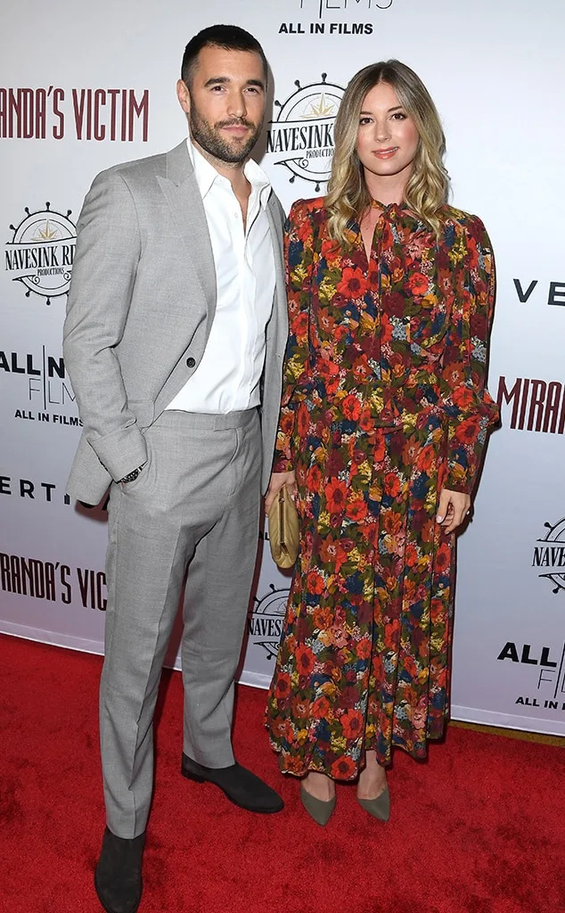 <p>Emily VanCamp and Josh Bowman</p>
