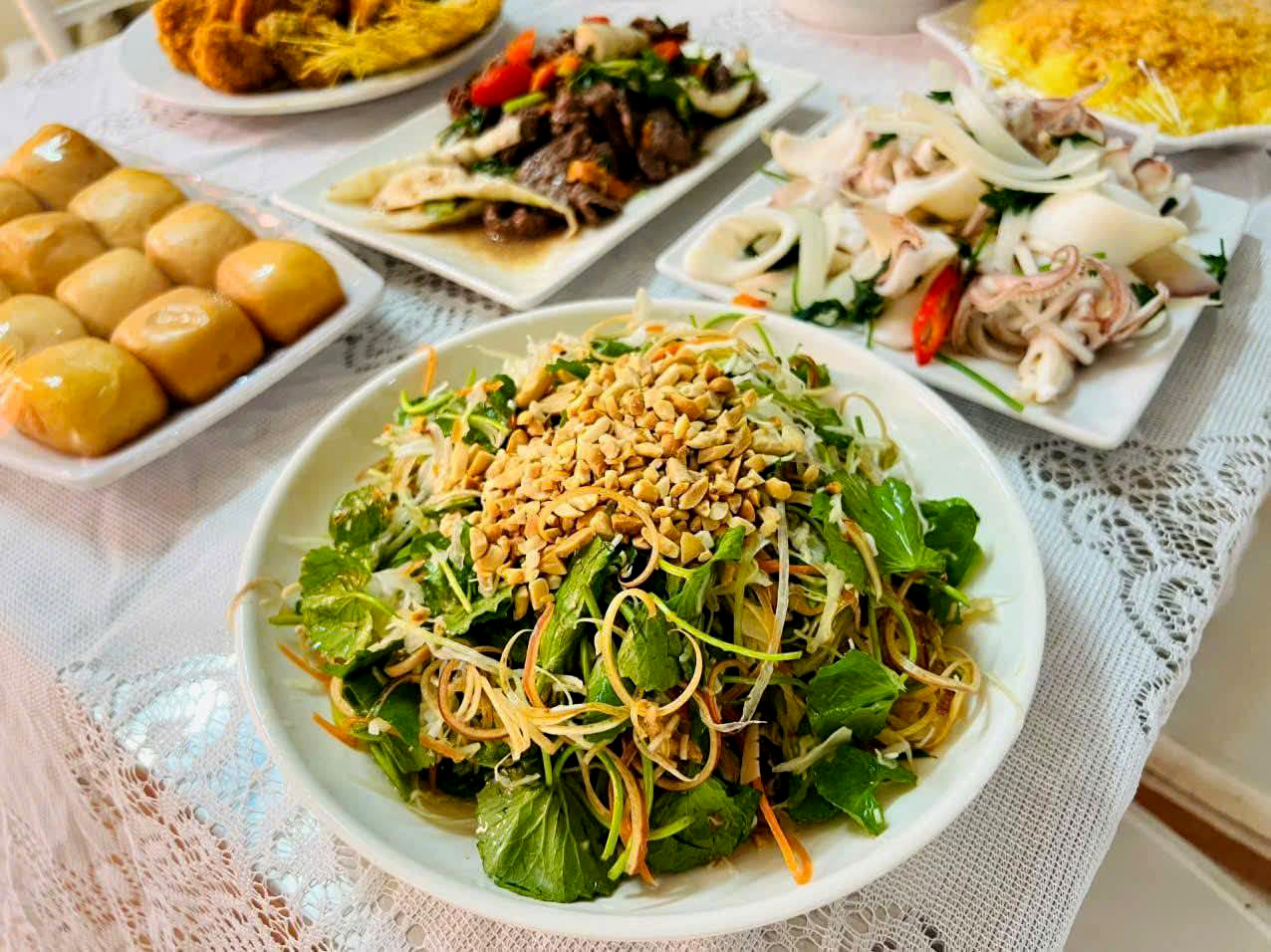 Đặc sản 'hết đầu tiên' trong mâm cỗ ở Thanh Hóa, khách ăn xong xin công thức làm