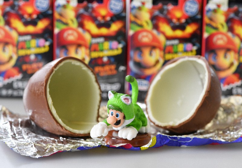 ポケモン、仮面ライダーに鬼滅も　なくならない景品のための食品ロス