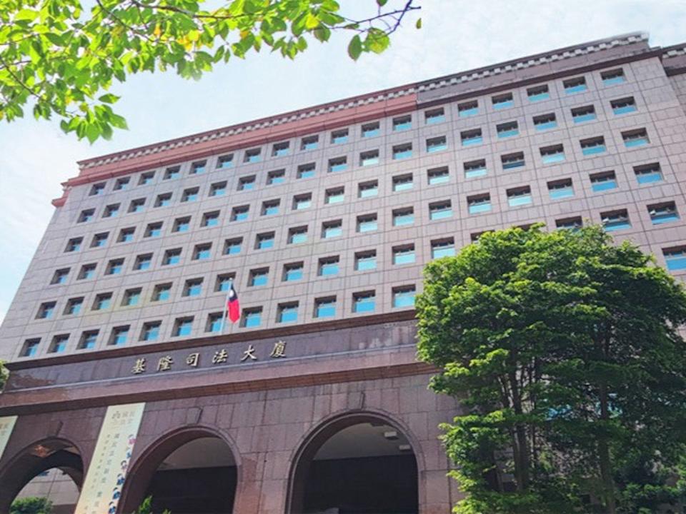 爽收50人租金！基隆2里長「每月加薪5萬」 用公家地收停車費遭搜索