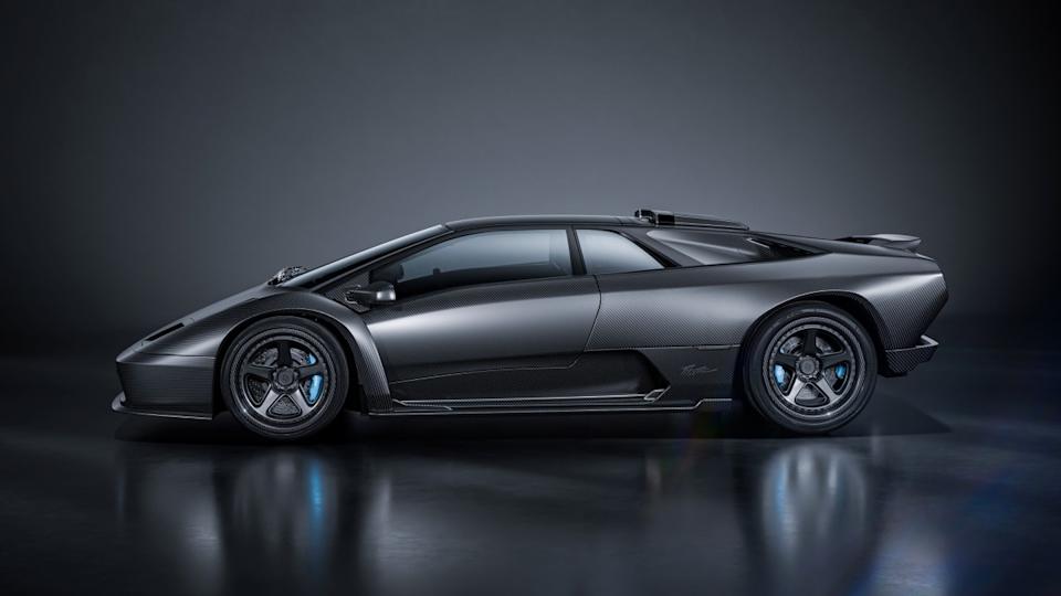 Eccentrica Pacchetto Titano is a track-focused Lamborghini Diablo restomod