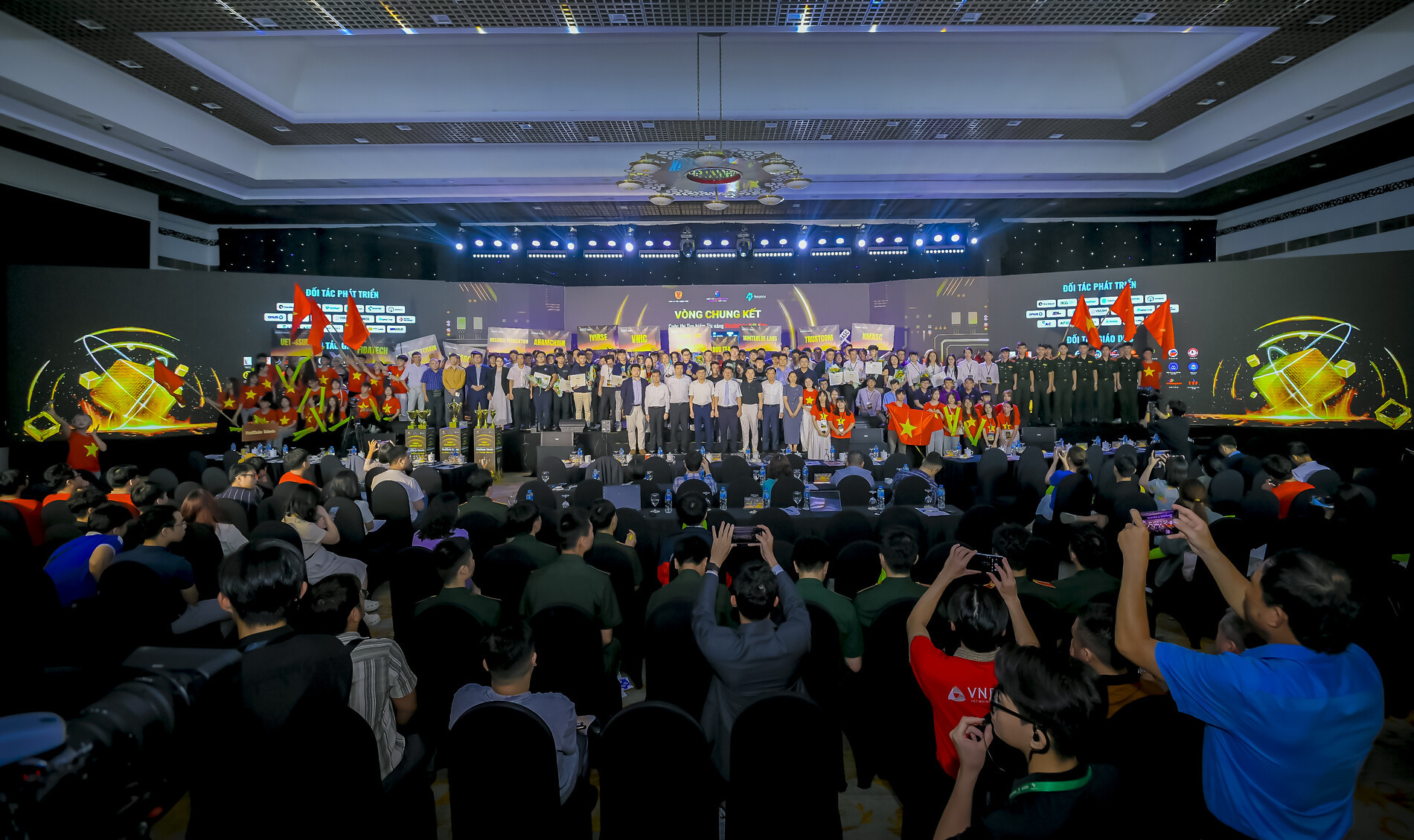 Tìm ra người thắng 1 tỷ đồng cuộc thi tìm kiếm tài năng blockchain Việt Nam