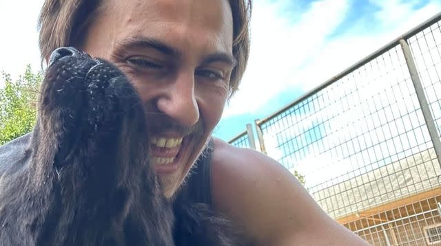 Asesinan al actor Adam Turck mientras paseaba a su perro por la calle