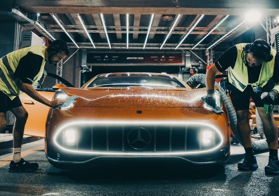 concept amg gt xx definiert performance neu: technologieträger pulverisiert weltrekorde in serie | nardò, 2025. concept amg gt xx redefines performance: technology pioneer shatters record after record | nardò, 2025. 