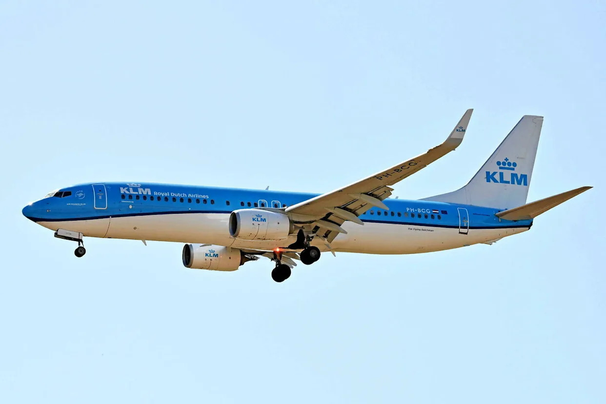 Panique dans un vol KLM : une batterie externe prend feu et relance la peur des incendies en avion