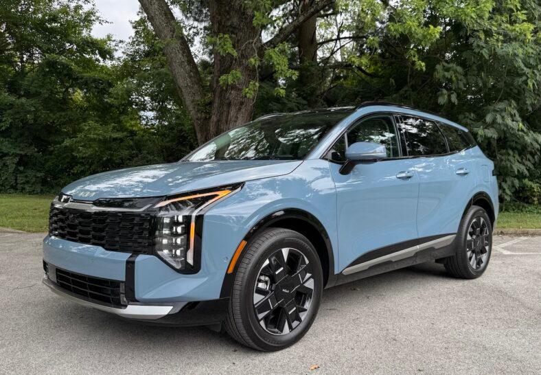 The front of the 2026 Kia Sportage
