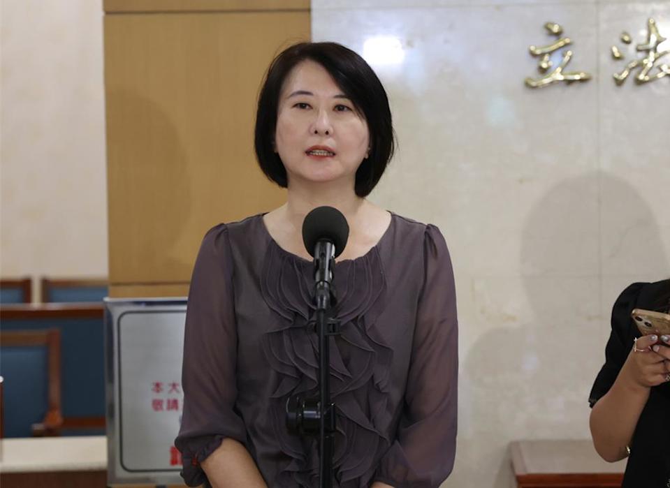 簽下去加薪三萬文宣國防部撤了 王鴻薇：國家級詐騙