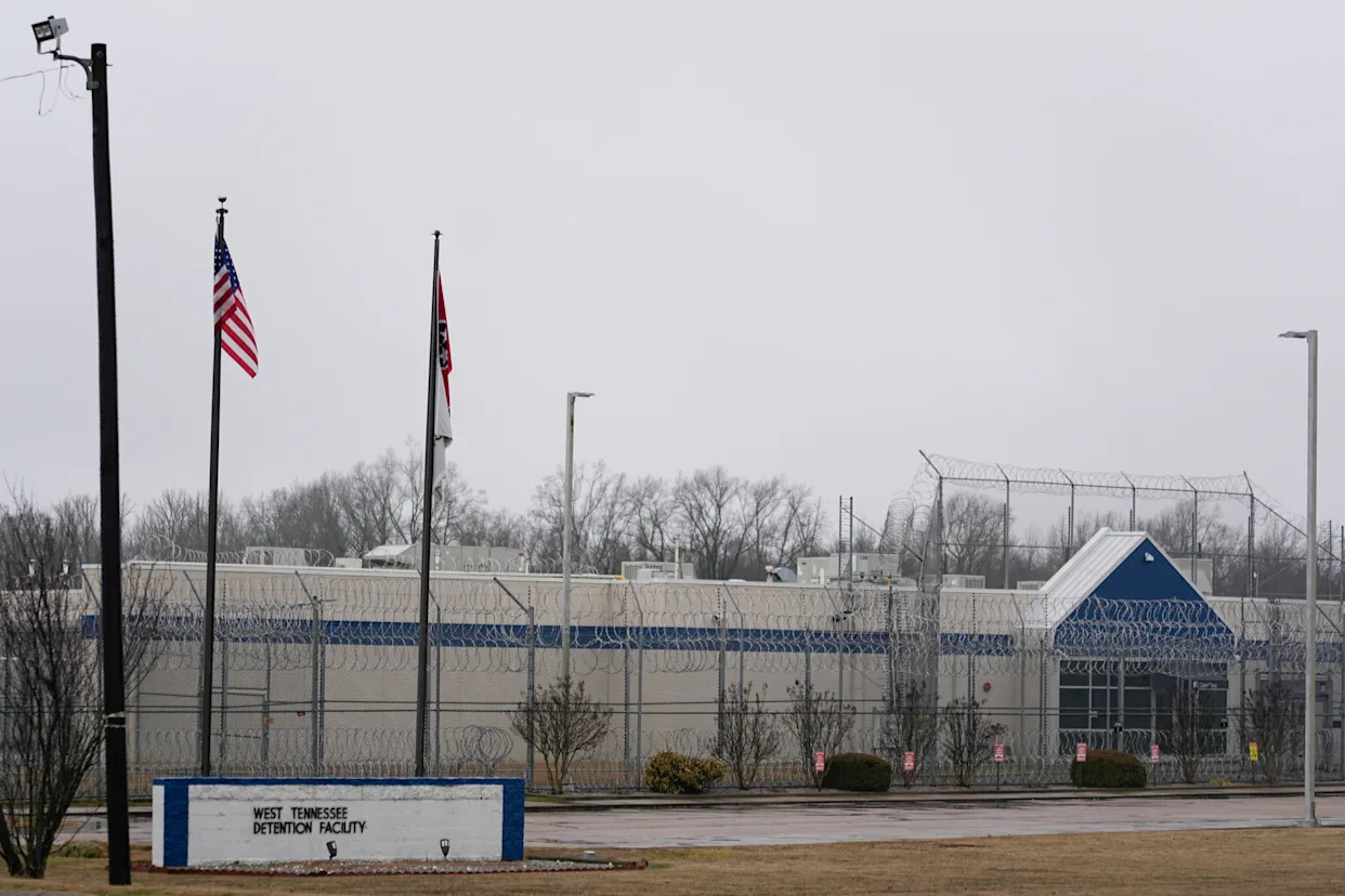 Tennessee town considers deal to turn closed prison into immigration detention facility