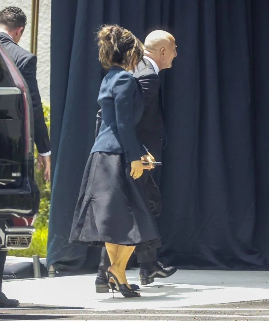 Lauren Sanchez Bezos y Jeff Bezos acudieron al funeral visiblemente afectados por la pérdida de un ser tan querido