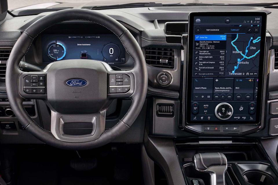 2025 ford f150 lightning flash