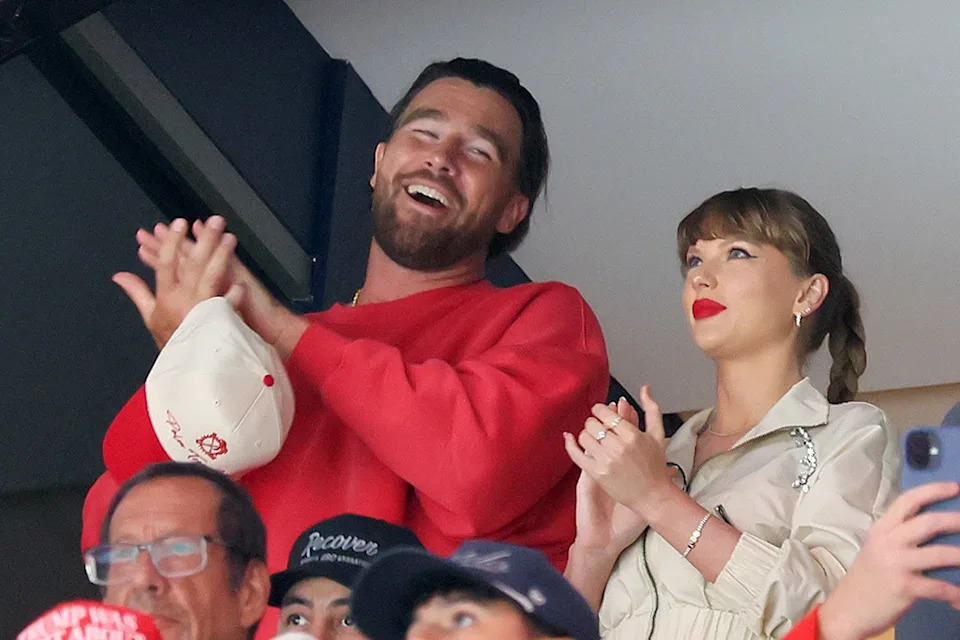 <p>Taylor Swift and Travis Kelce's Green Flags for Each Other</p>