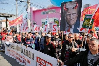 ブラジルで米関税に抗議するデモ　トランプ大統領の内政干渉批判