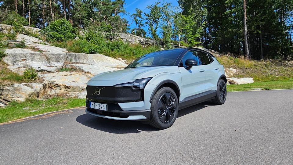 2026 volvo ex30 cross country
