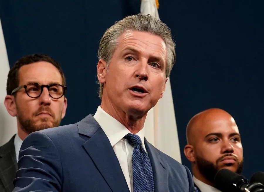 California Governor Gavin Newsom takes aim at St. Louis murder rate
