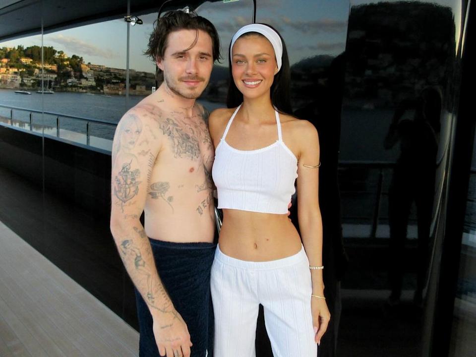 Brooklyn Beckham y Nicola Peltz están vacacionando en la riviera francesa.