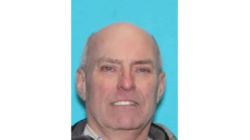 Illinois quick hits: Search continues for Gibson City suspect; manufacturing declines since 2000
