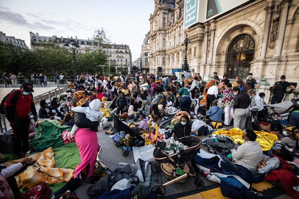À Paris, la justice saisie après que deux hommes ont uriné sur une femme et ses enfants sans-abri
