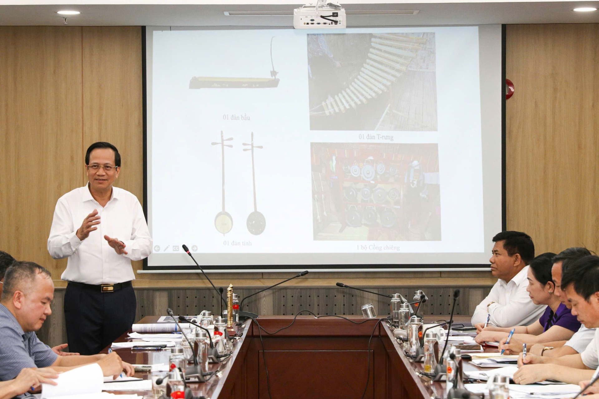 Bộ trưởng Đào Ngọc Dung kiểm tra, chỉ đạo công tác chuẩn bị triển lãm mừng 80 năm Quốc khánh của Bộ Dân tộc và Tôn giáo