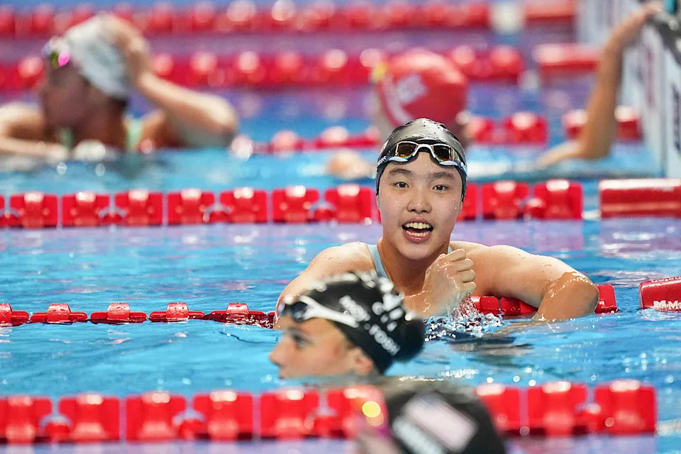 Yu Zidi in a swimming pool after the women's 200m butterfly semifinal of swimming (Xia Yifang / Xinhua News Agency via Getty Ima)
