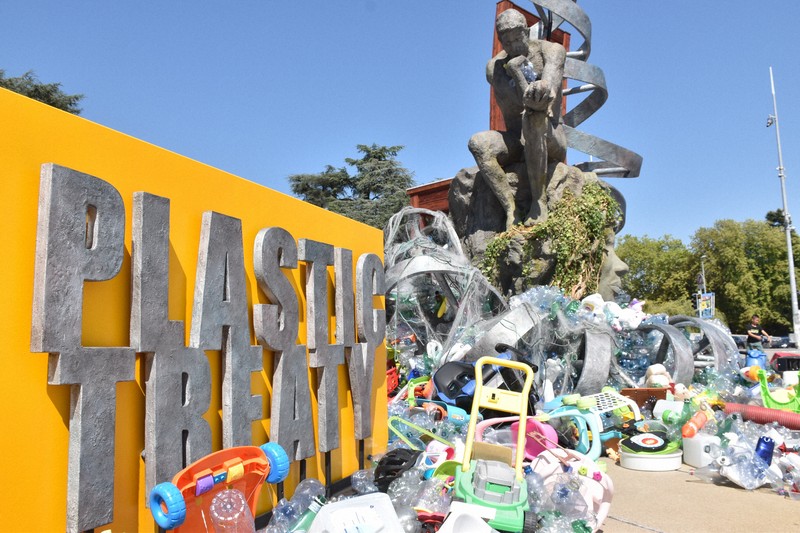 プラスチック条約閣僚級会合始まる　条文案に「保留」1000カ所超