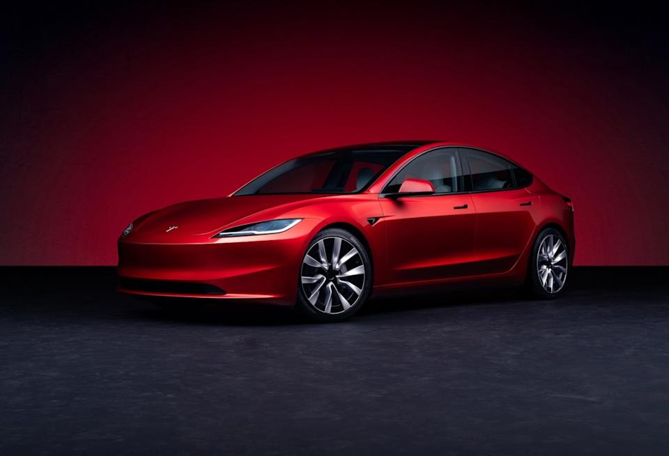 Tesla’s Grip on the EV Market Is Being Tested by Cash-Back Deals from Rivals