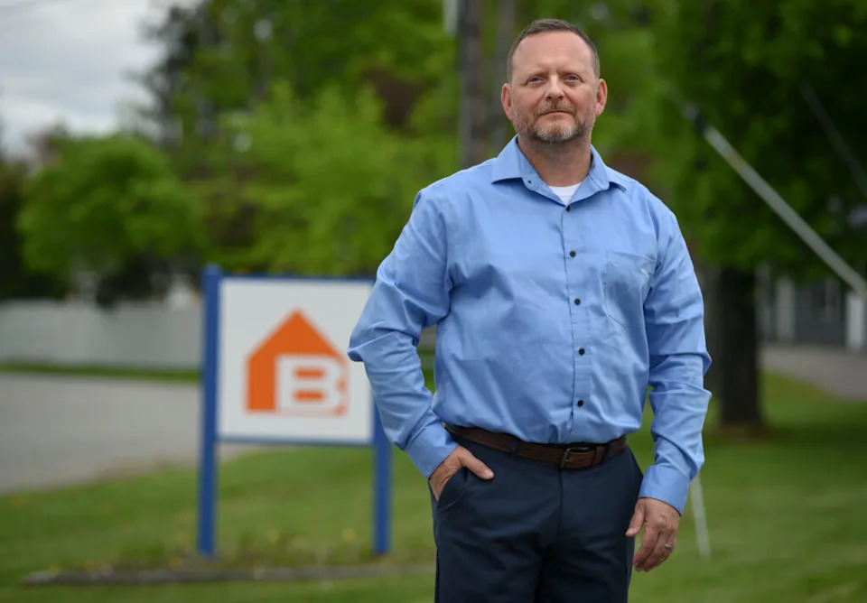 Mike Myatt, executive director of Bangor’s housing authority. He said he did not know that public housing residents would automatically end up with evictions on their records if they entered into repayment agreements in court.(Photo byLinda Coan O’Kresik/BDN)