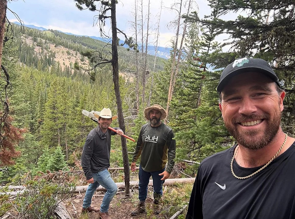 Travis Kelce, Taylor Swift, Family and Friends
