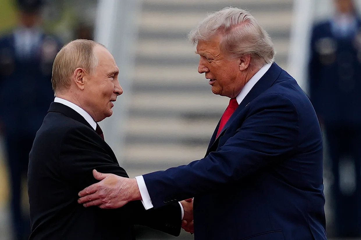 Trump rolls out the red carpet for Putin and adds a limo ride