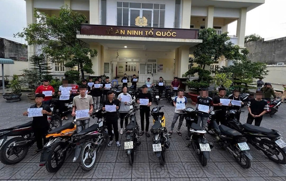 24 ‘quái xế’ che biển số để đua xe phải ‘lên phường’ lúc nửa đêm