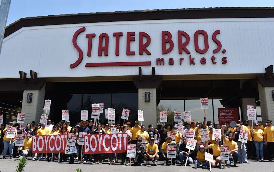 Stater Bros. grocery workers, supporters call for store boycott across Southern California