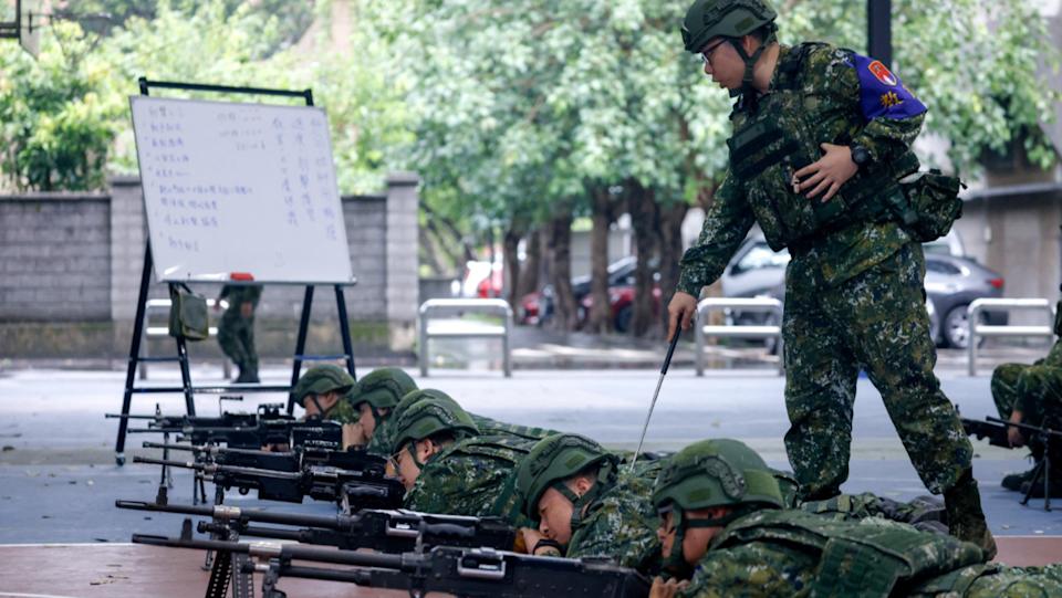 國軍加薪沒了！挺綠招募人士傻眼：我們像白癡一樣
