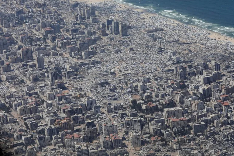 Israel intensifies Gaza City attacks, forcing starving Palestinians to flee