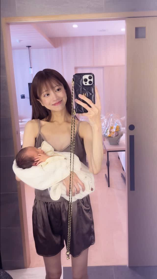 突然の第2子出産発表〝伝説のキャバ嬢〟愛沢えみりの近影にファン衝撃「産後でこの細さ」「スタイル良すぎだし可愛い」「いつみても羨ましい体型」の声