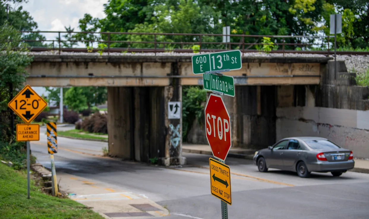 Bloomington to install more 4-way stop signs near Indiana University campus