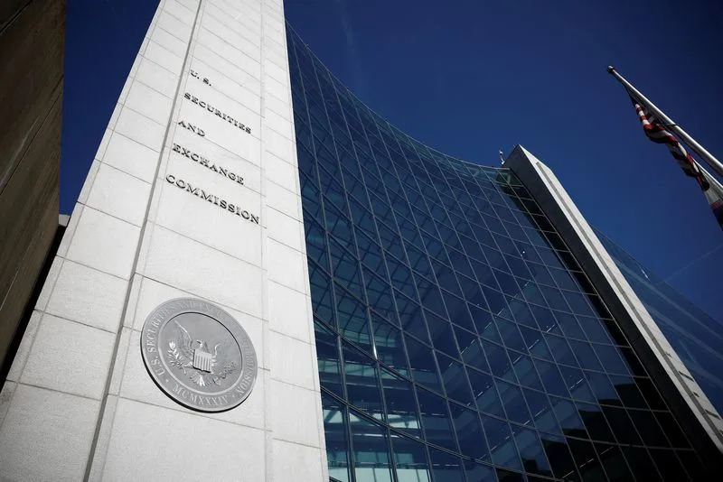 US SEC to keep Los Angeles and Philadelphia office leases, memo says