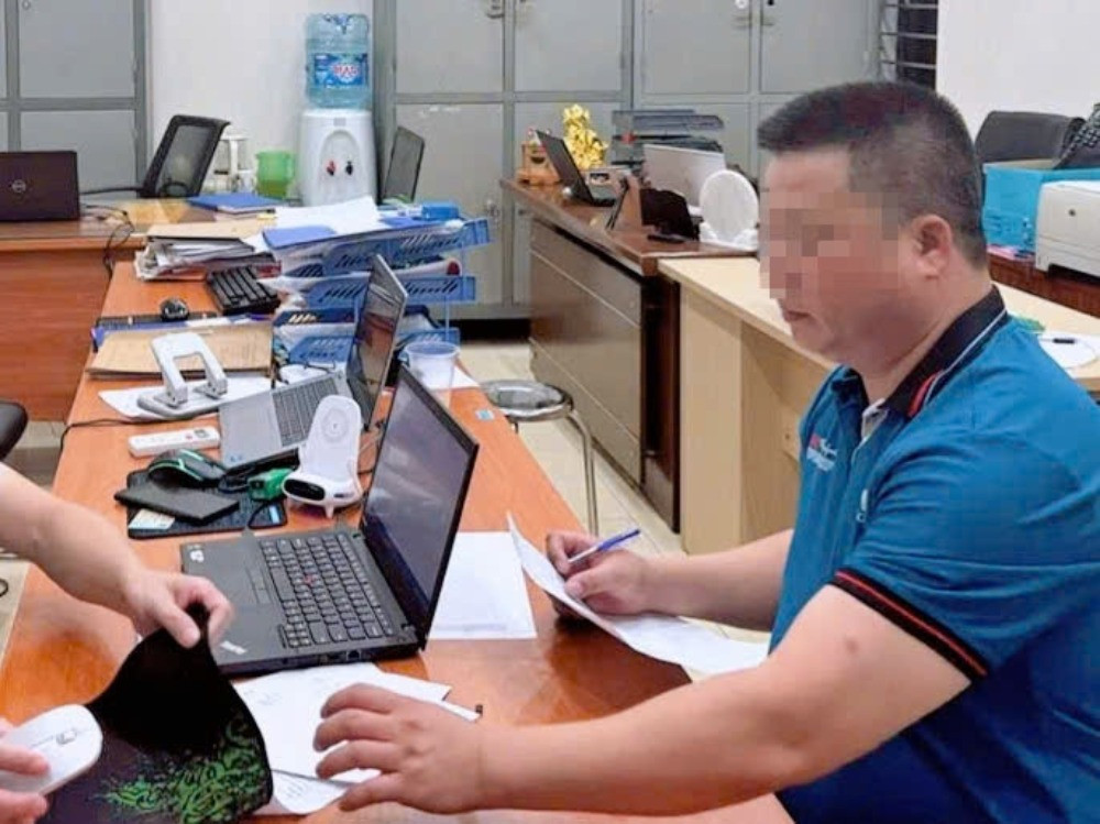 Danh tính người đàn ông rút chìa khóa xe khách rồi bỏ đi ở Hà Nội