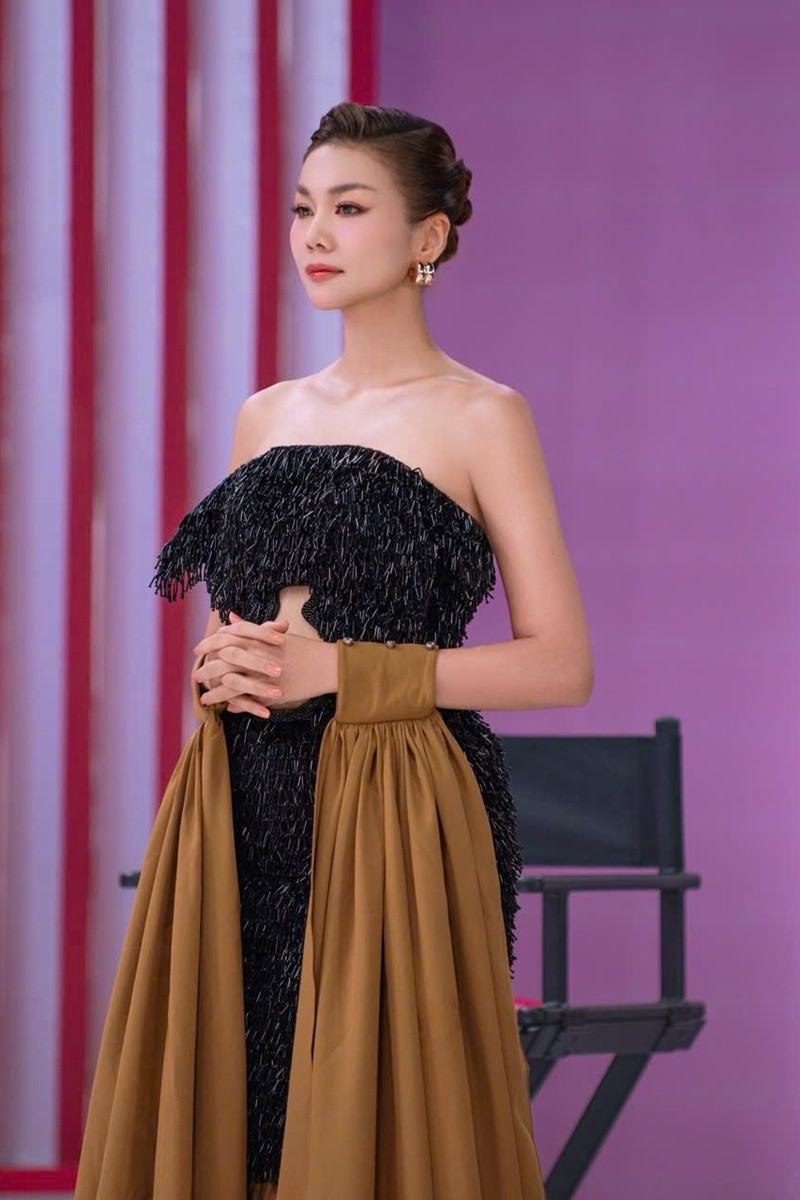 Siêu mẫu Thanh Hằng: Sinh nhật là chồng tặng đồng hồ mới, chỉ còn việc đẻ con