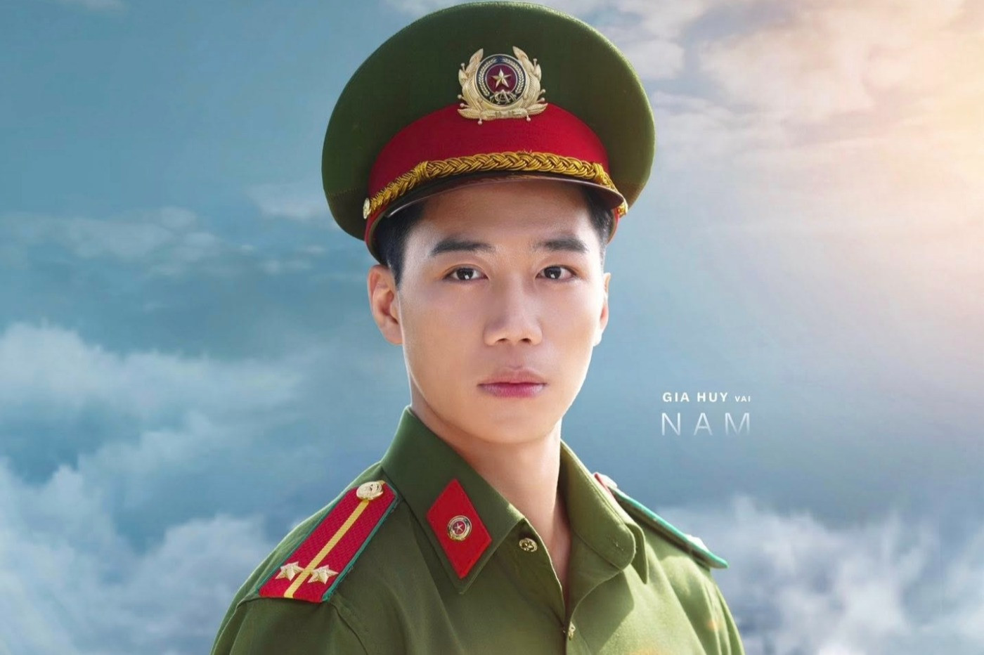 Diễn viên 23 tuổi đóng 'Mưa đỏ' hoá ra là Trung uý công an Nam phim giờ vàng VTV