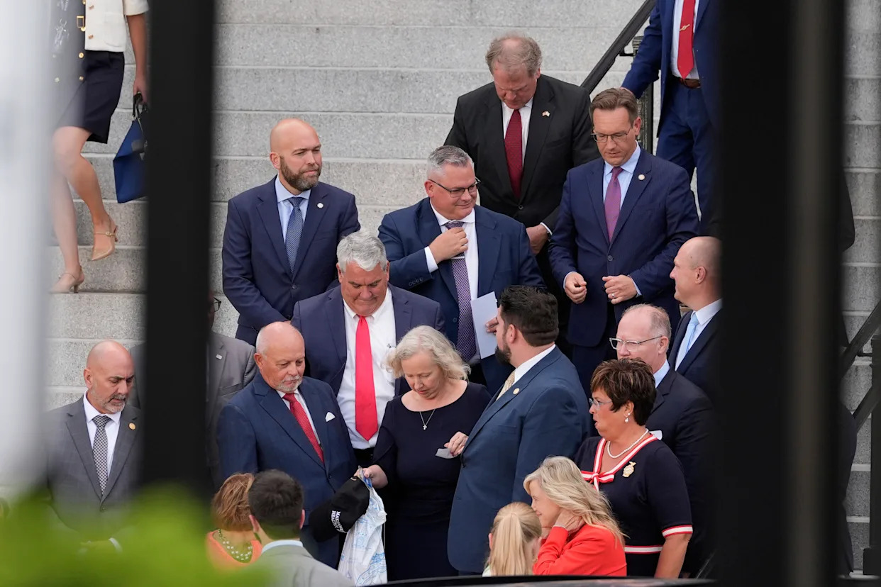 Trump privately presses top Indiana Republicans to redistrict during White House meeting