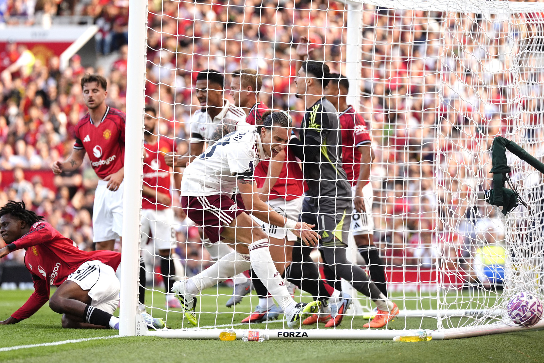 MU lại thua Arsenal: Mùa giải mới, thảm họa cũ