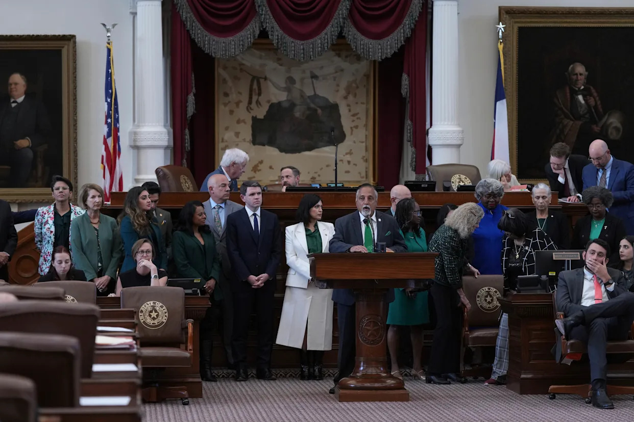 Jeffries hints at more Democratic redistricting if GOP presses on