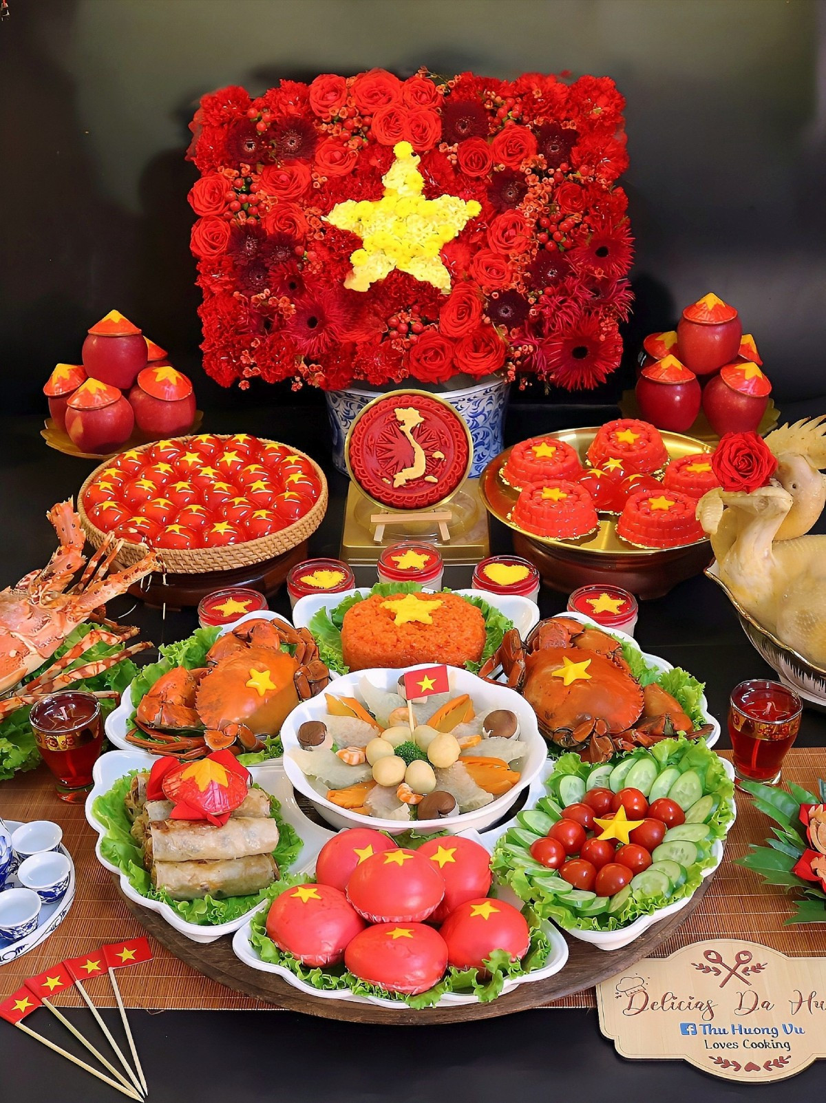 Chị em sáng tạo 'mâm cỗ yêu nước' gây sốt, chia sẻ điều xúc động