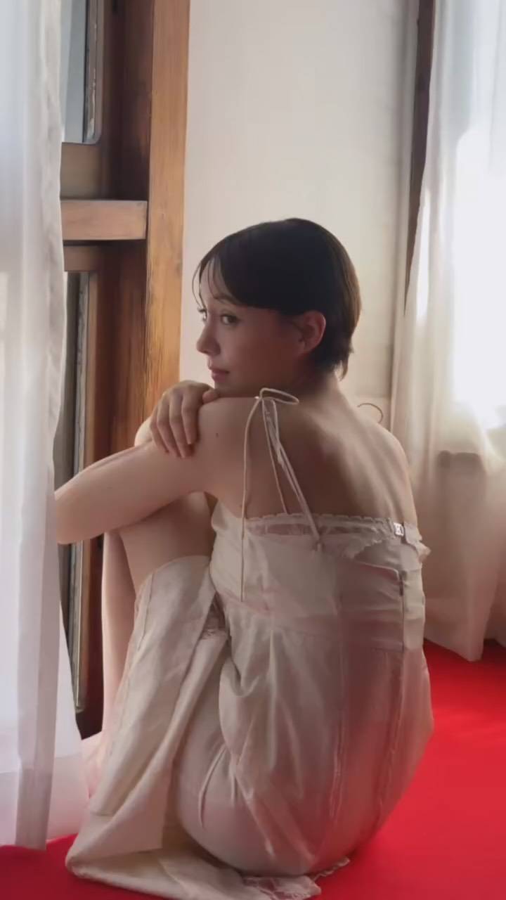 「これ以上露出しないで！」透け感たっぷりトリンドル玲奈、大胆ショットに反響「かわいくて美しい」「美の極限」